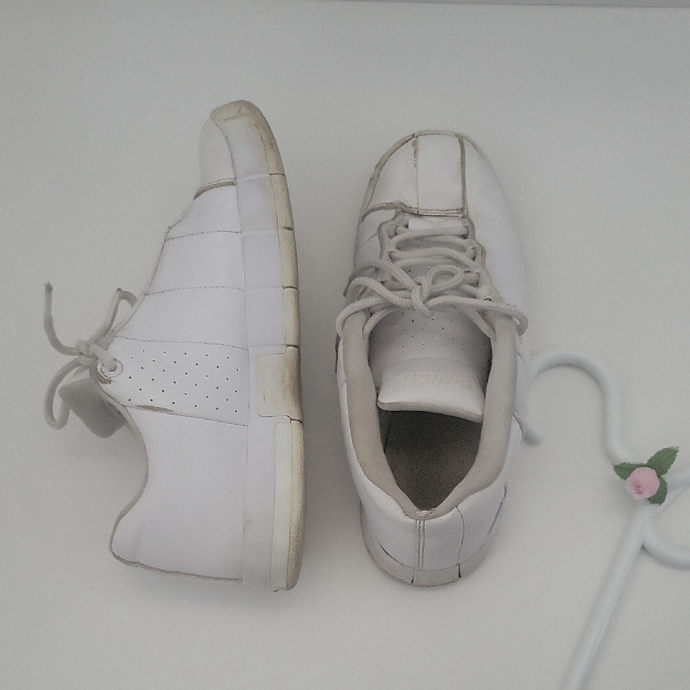Nike Classic White 4Y Sneakers